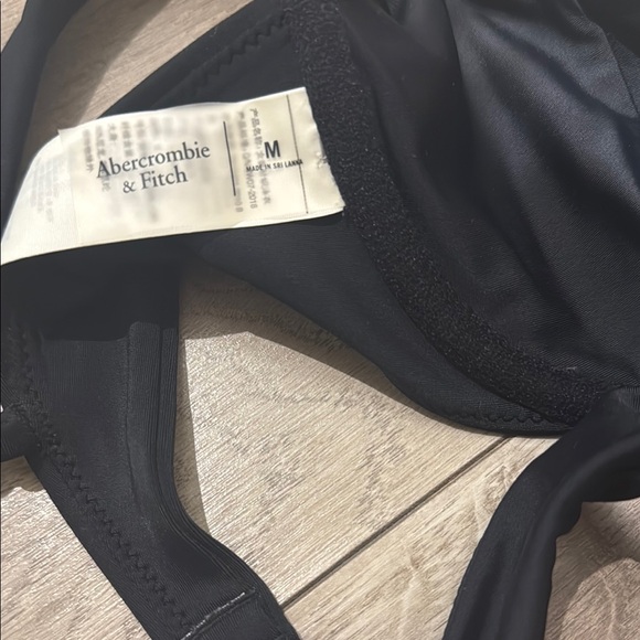 Abercrombie & Fitch Black Underwire Tie Bikini Top, Size Medium - Picture 3 of 3